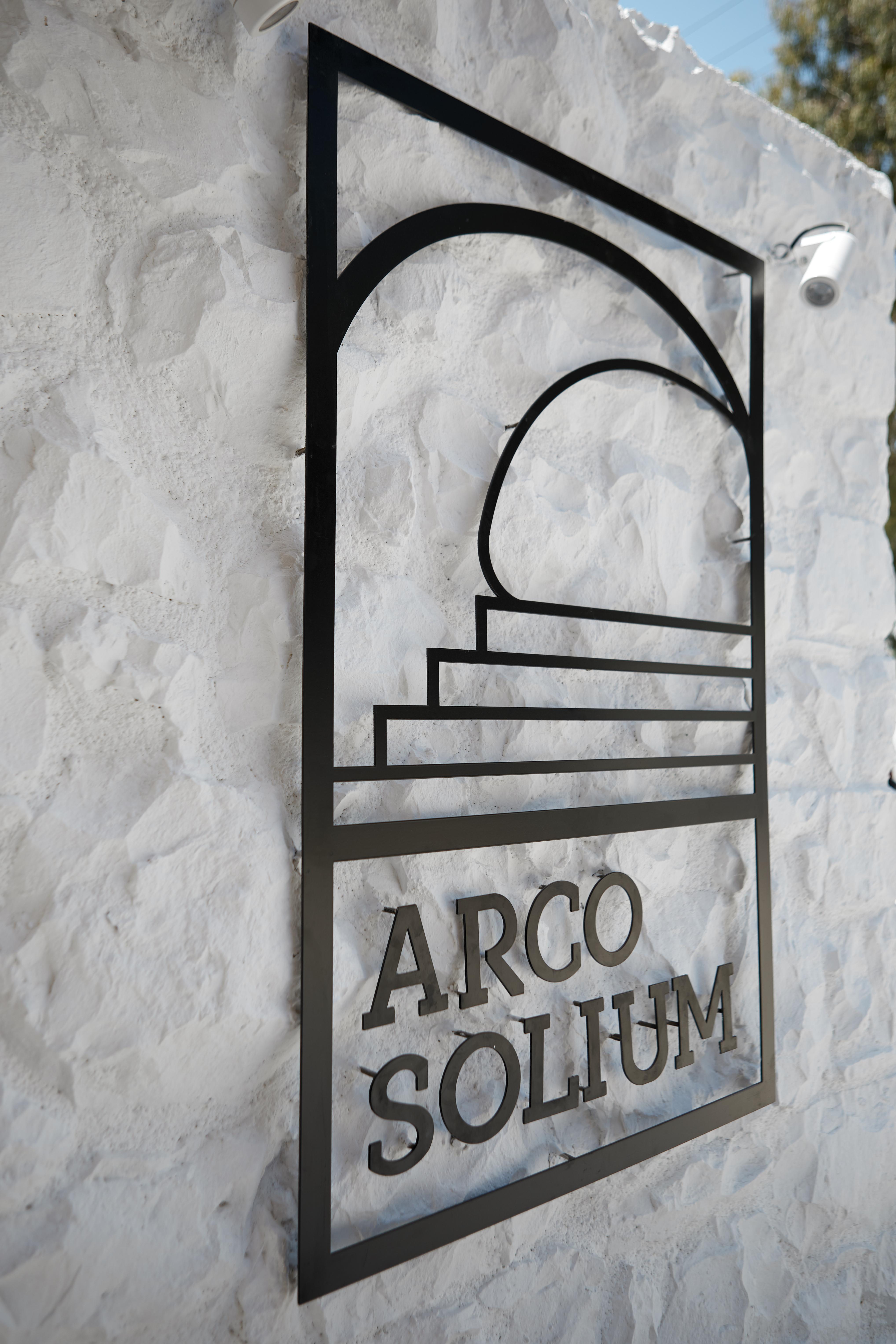 Arco Solium Suites Adamantas  Bagian luar foto