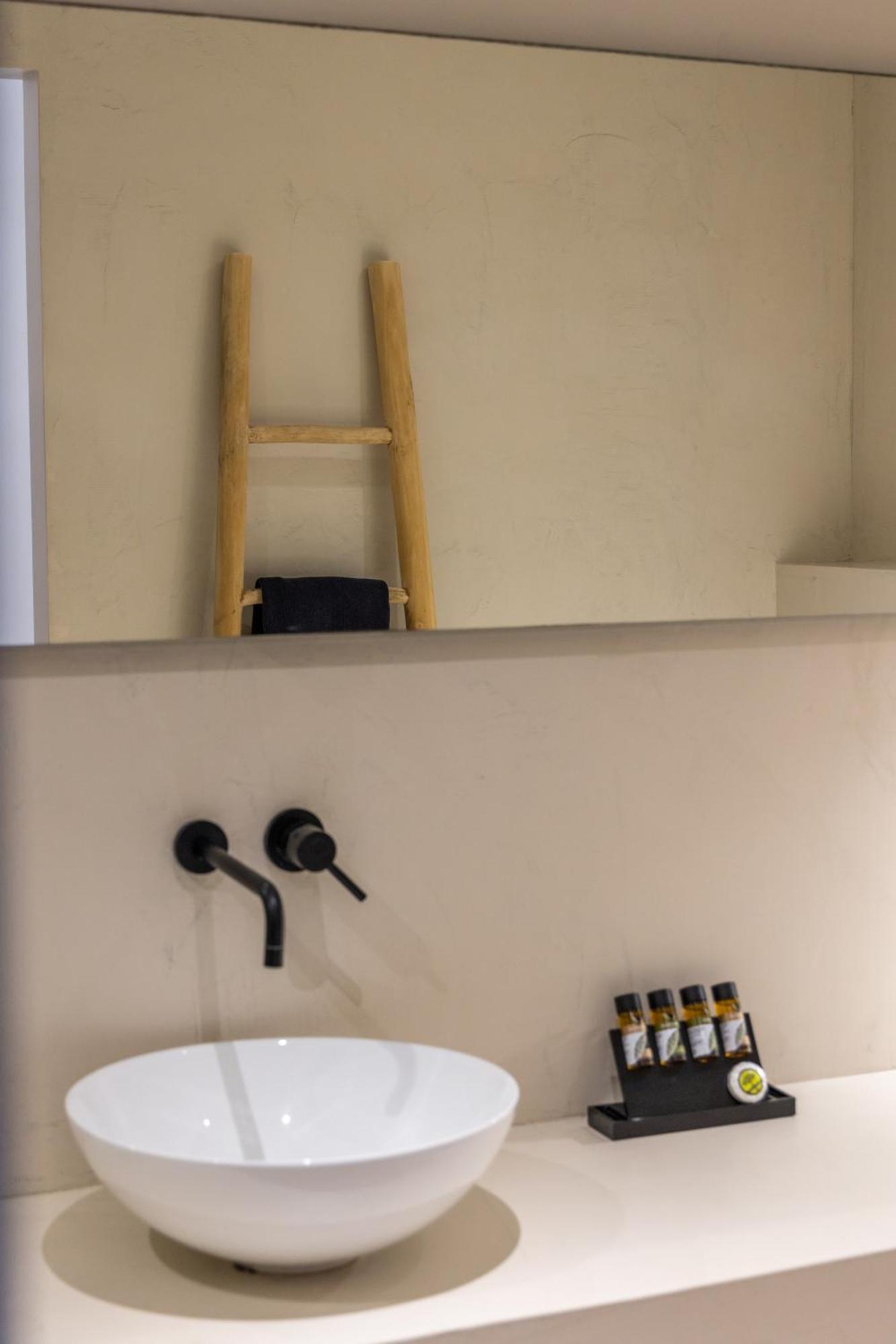 Arco Solium Suites Adamantas  Bagian luar foto